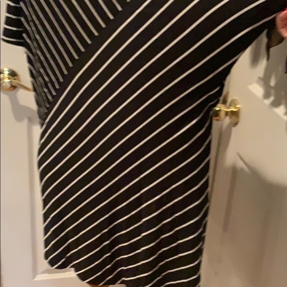 Plus size diagonal striped soft v neck top - Picture 5 of 7